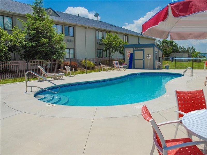 Quality Inn Austintown-Youngstown West Экстерьер фото