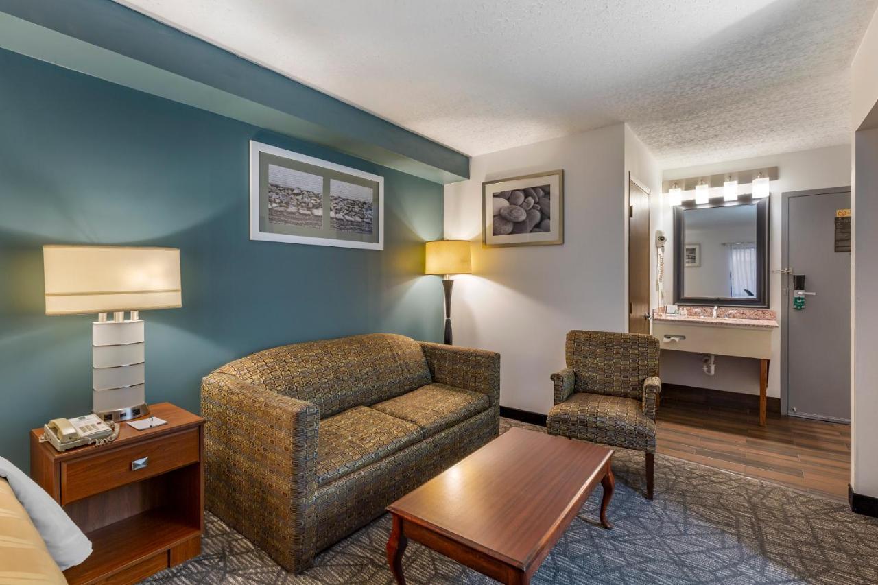 Quality Inn Austintown-Youngstown West Экстерьер фото