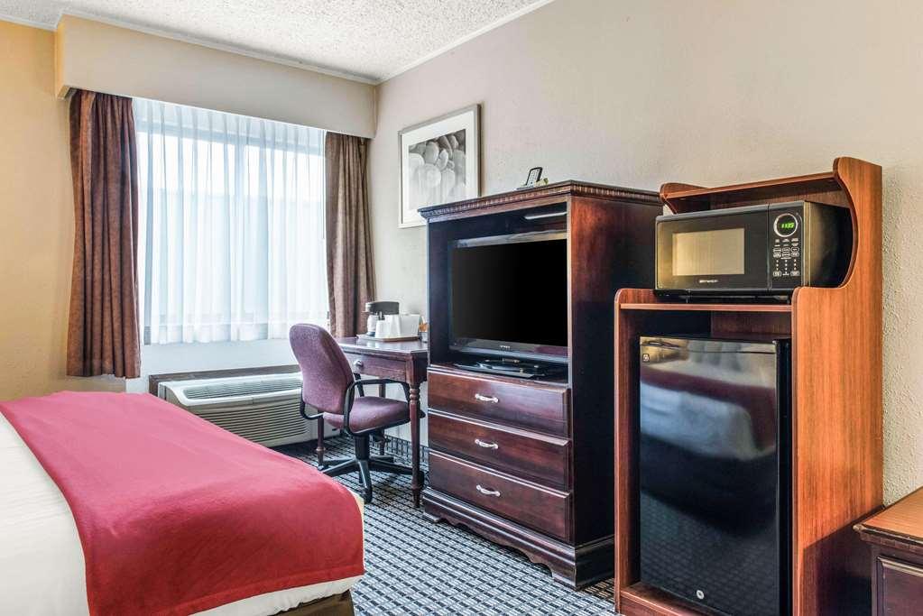 Quality Inn Austintown-Youngstown West Номер фото