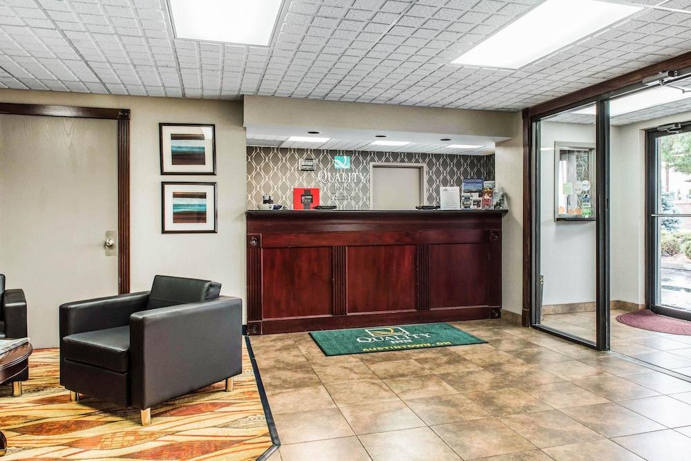 Quality Inn Austintown-Youngstown West Экстерьер фото
