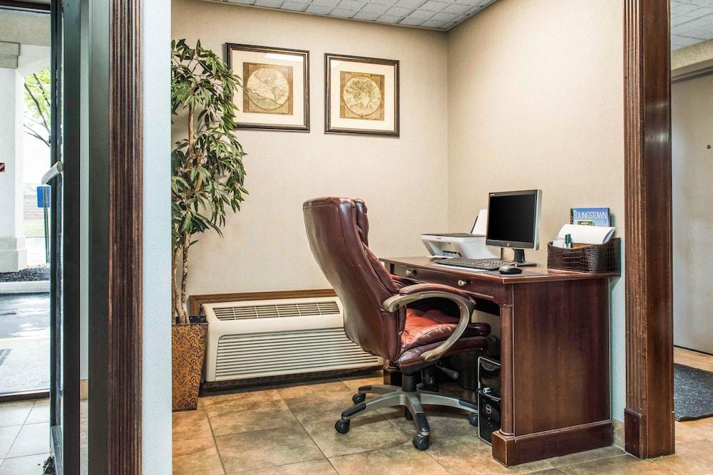 Quality Inn Austintown-Youngstown West Экстерьер фото