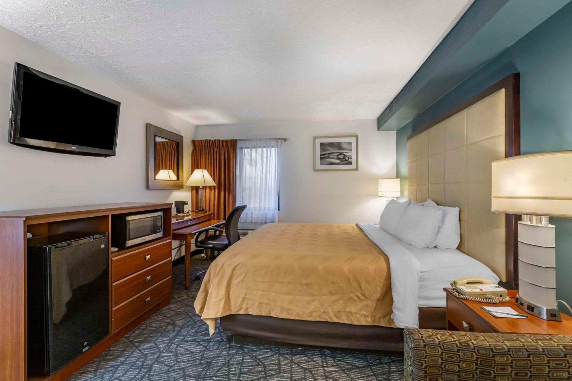 Quality Inn Austintown-Youngstown West Экстерьер фото