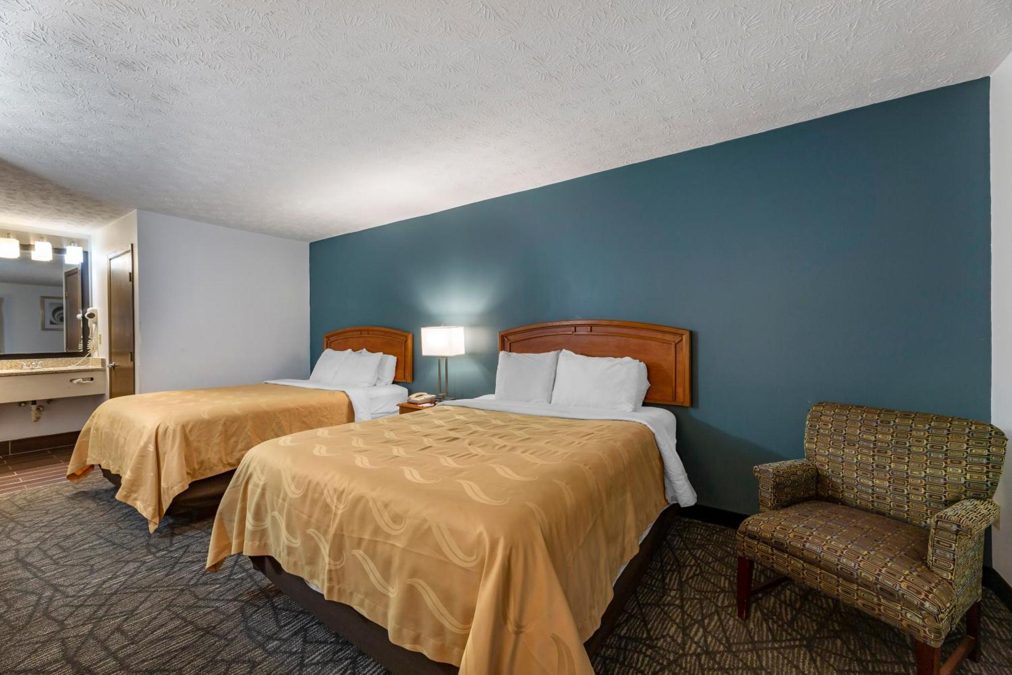Quality Inn Austintown-Youngstown West Экстерьер фото